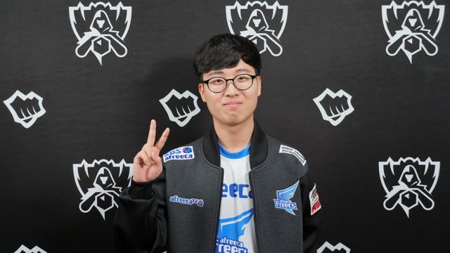 与此同时 与此同时